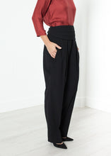 Load image into Gallery viewer, Pleated Waistband Trouser in Black